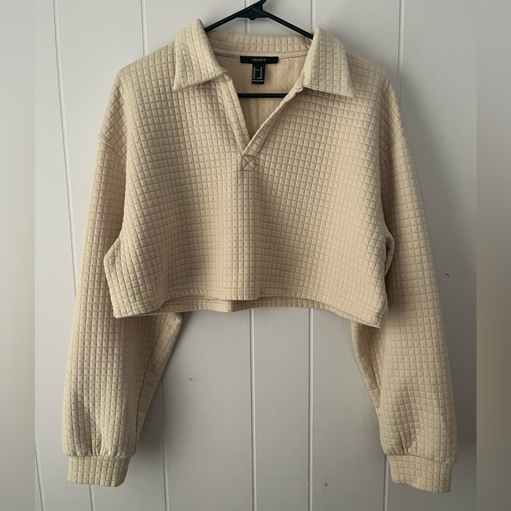 Forever 21 Tan Cropped Quilted Sweater V-Neck Collar Size M